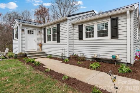 379 Pat Nixon Road State Road NC 28676