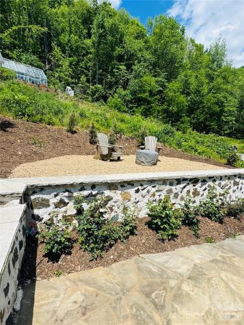 635/634 Little Horse Creek Newland NC 28657