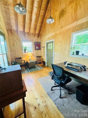 635/634 Little Horse Creek Newland NC 28657