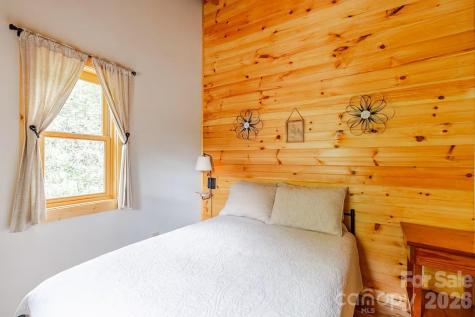 635/634 Little Horse Creek Newland NC 28657