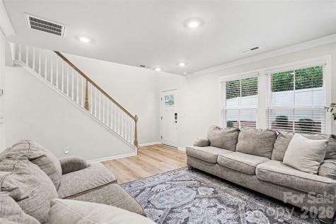 7017 Running Spring Drive Charlotte NC 28205
