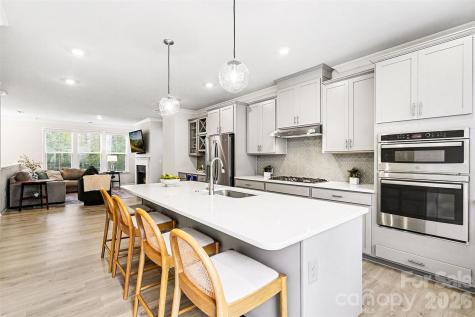 7017 Running Spring Drive Charlotte NC 28205