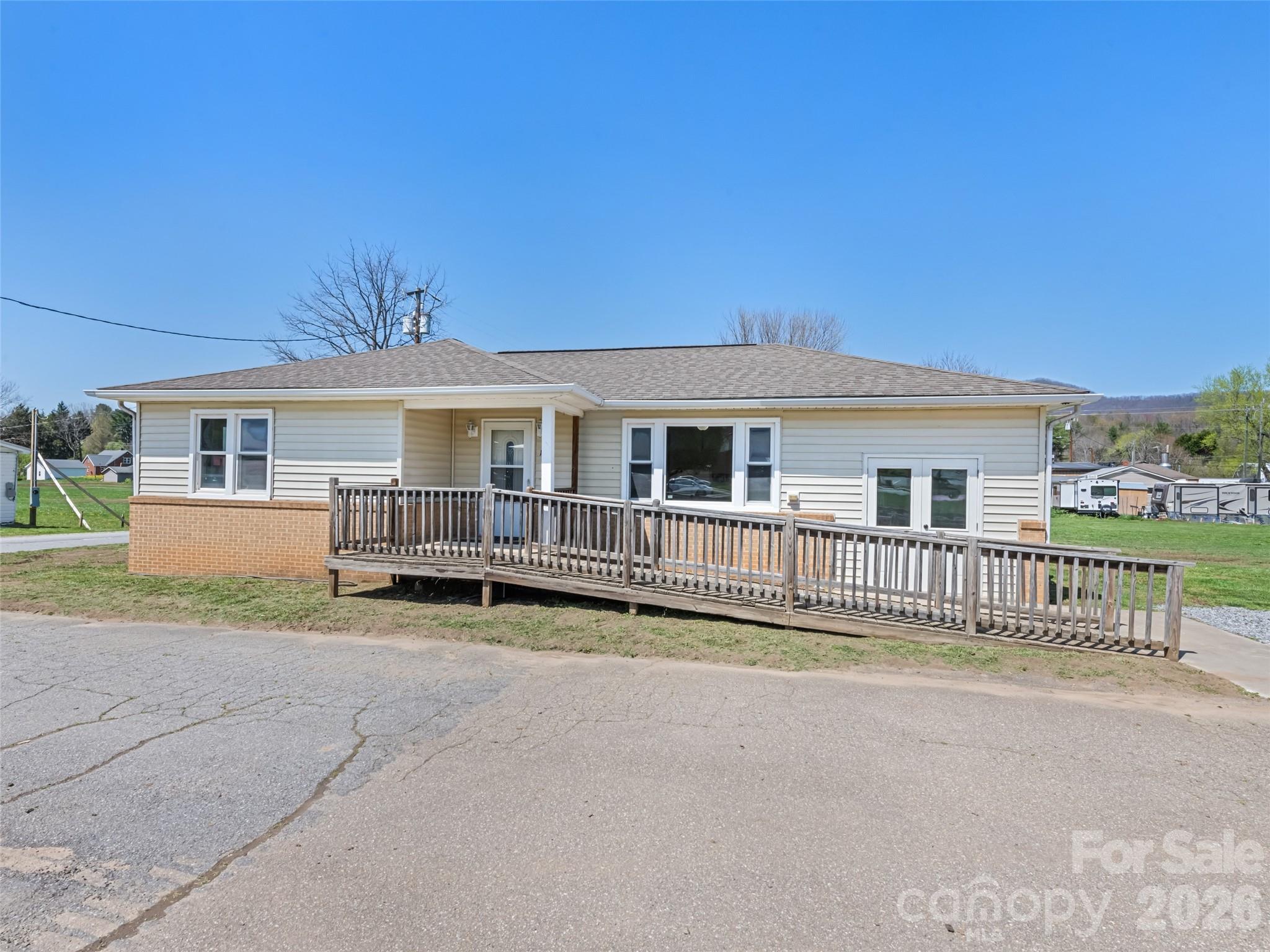 13 Depot Street Clyde NC 28721