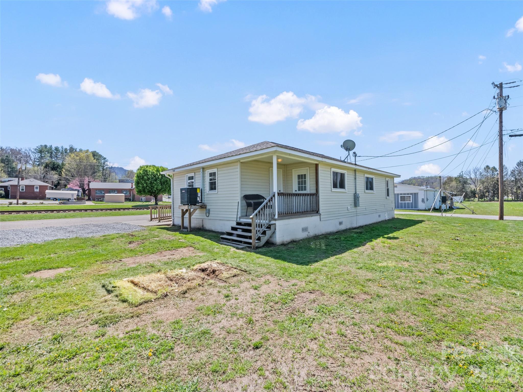 13 Depot Street Clyde NC 28721