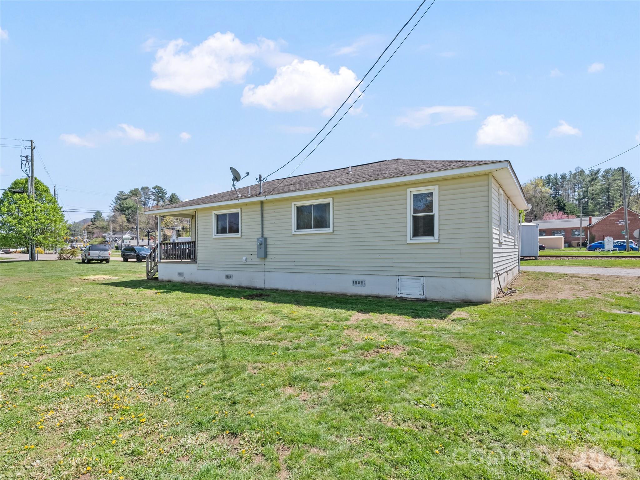 13 Depot Street Clyde NC 28721