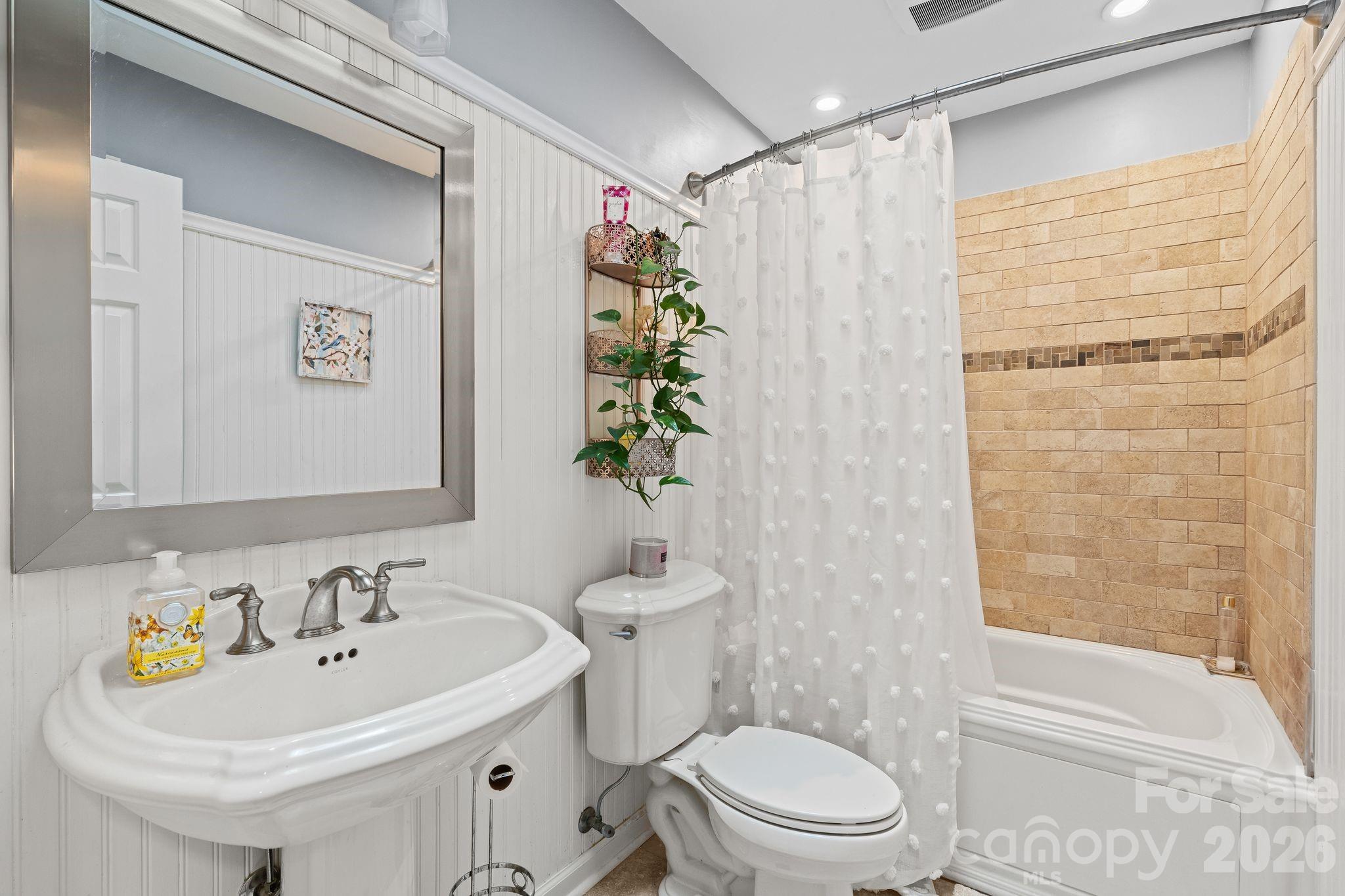 432 Hunters Glen Lane Hendersonville NC 28739