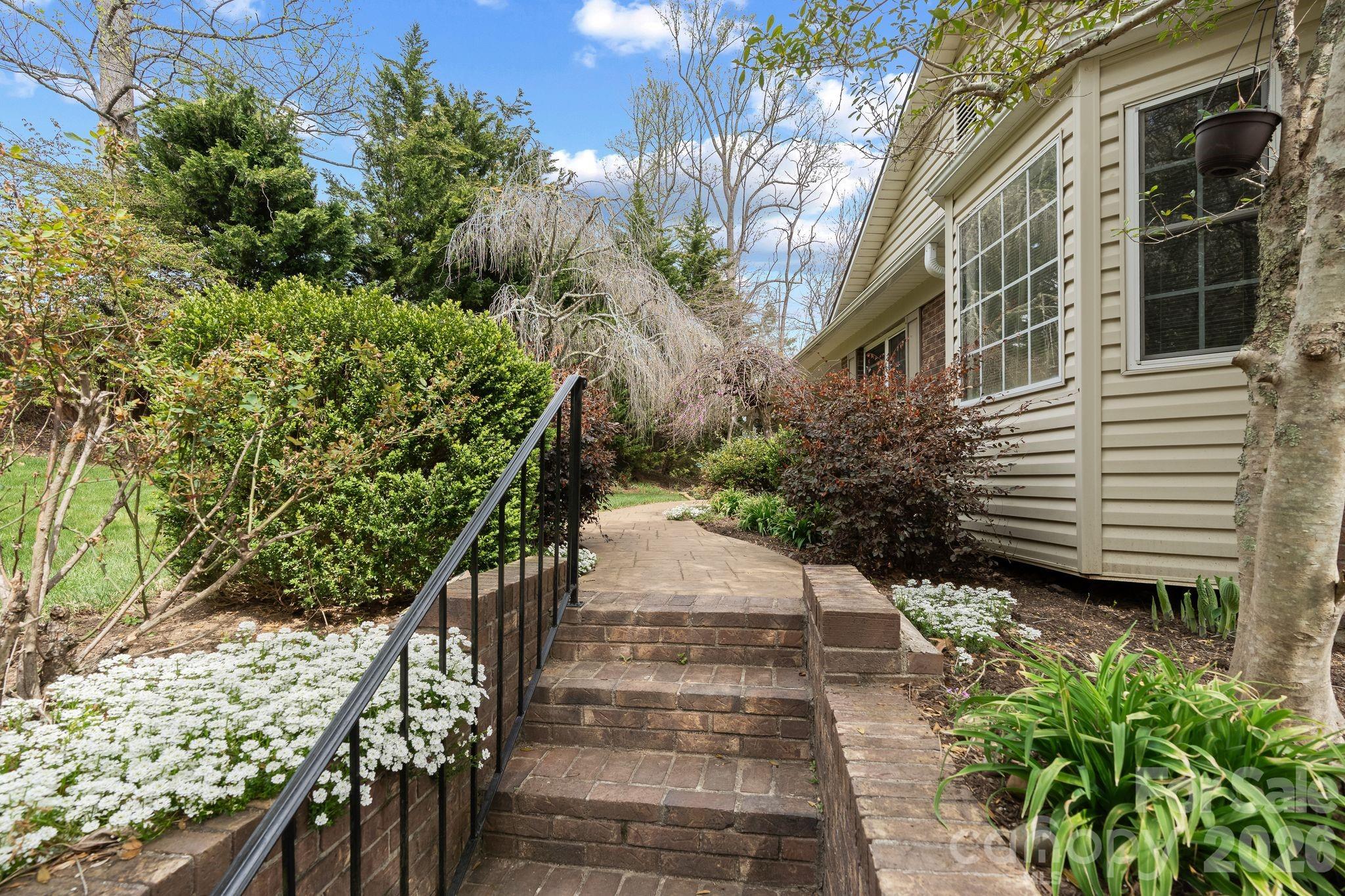 432 Hunters Glen Lane Hendersonville NC 28739