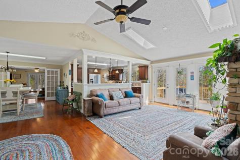 432 Hunters Glen Lane Hendersonville NC 28739