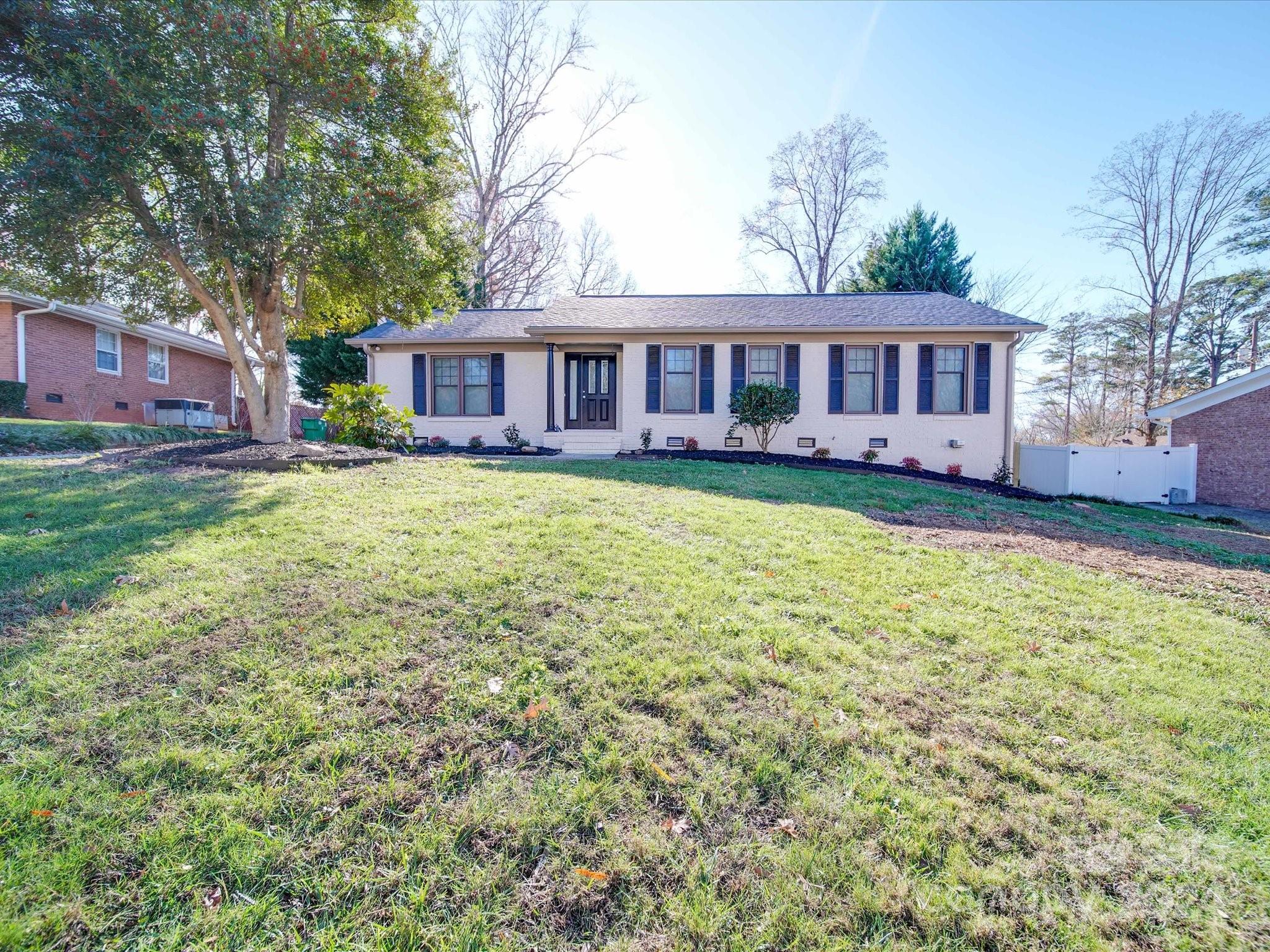 1135 Fox Run Drive Charlotte NC 28212