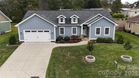 138 Olde Oak Way Hendersonville NC 28792