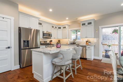 138 Olde Oak Way Hendersonville NC 28792