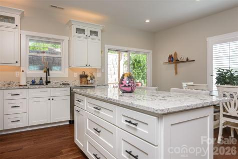 138 Olde Oak Way Hendersonville NC 28792