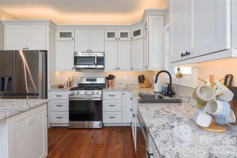 138 Olde Oak Way Hendersonville NC 28792