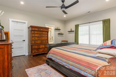 138 Olde Oak Way Hendersonville NC 28792