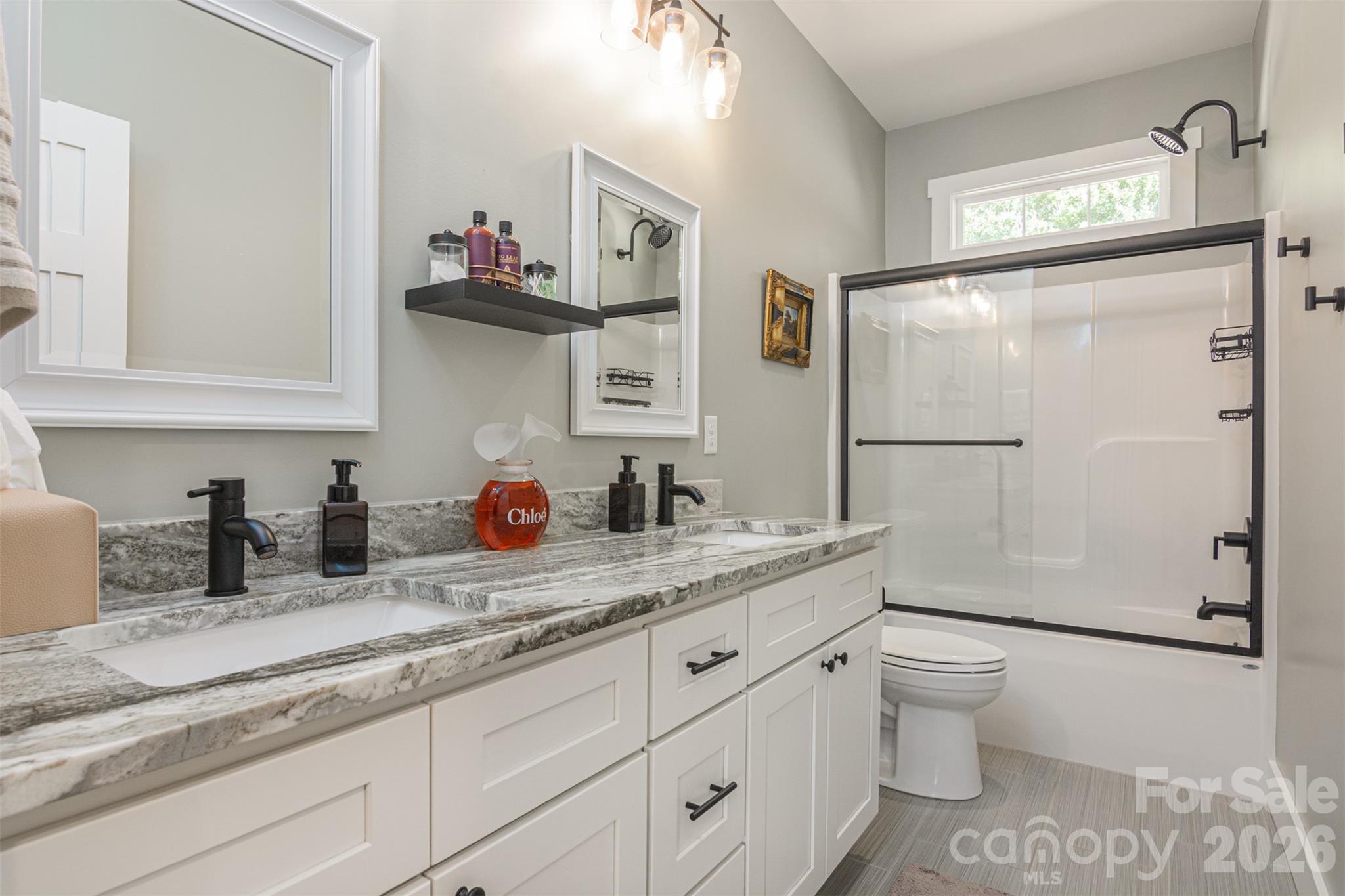 138 Olde Oak Way Hendersonville NC 28792