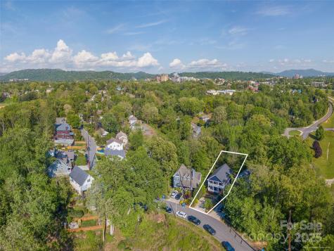 219 Courtland Place Asheville NC 28801