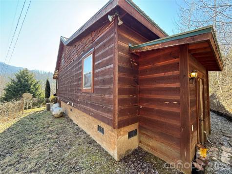 52 Supooh Lane Sylva NC 28779