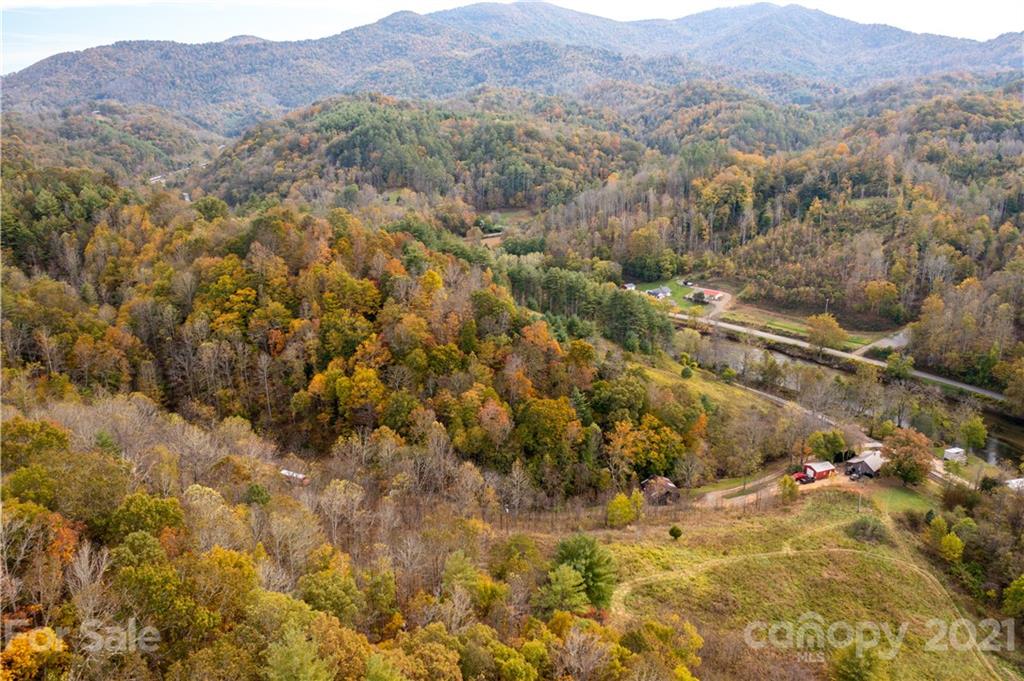 4904 Whitson Branch Road Green Mountain NC 28740