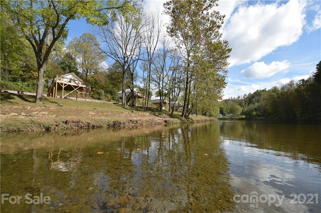4904 Whitson Branch Road Green Mountain NC 28740
