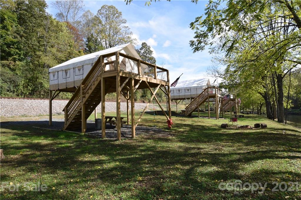 4904 Whitson Branch Road Green Mountain NC 28740
