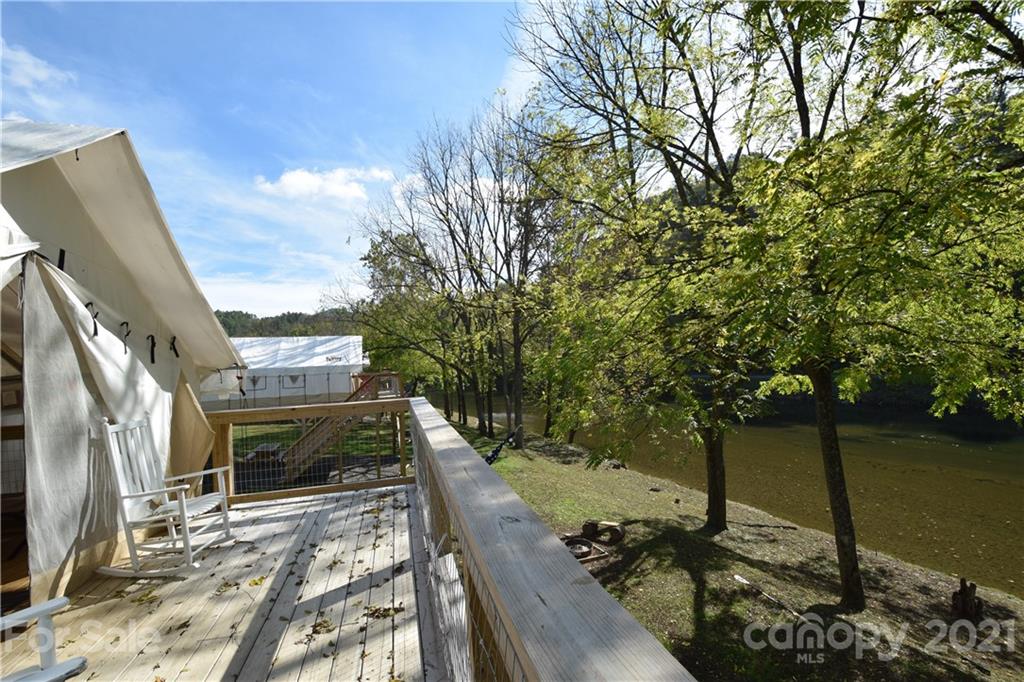 4904 Whitson Branch Road Green Mountain NC 28740