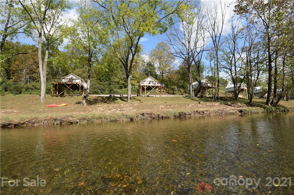4904 Whitson Branch Road Green Mountain NC 28740