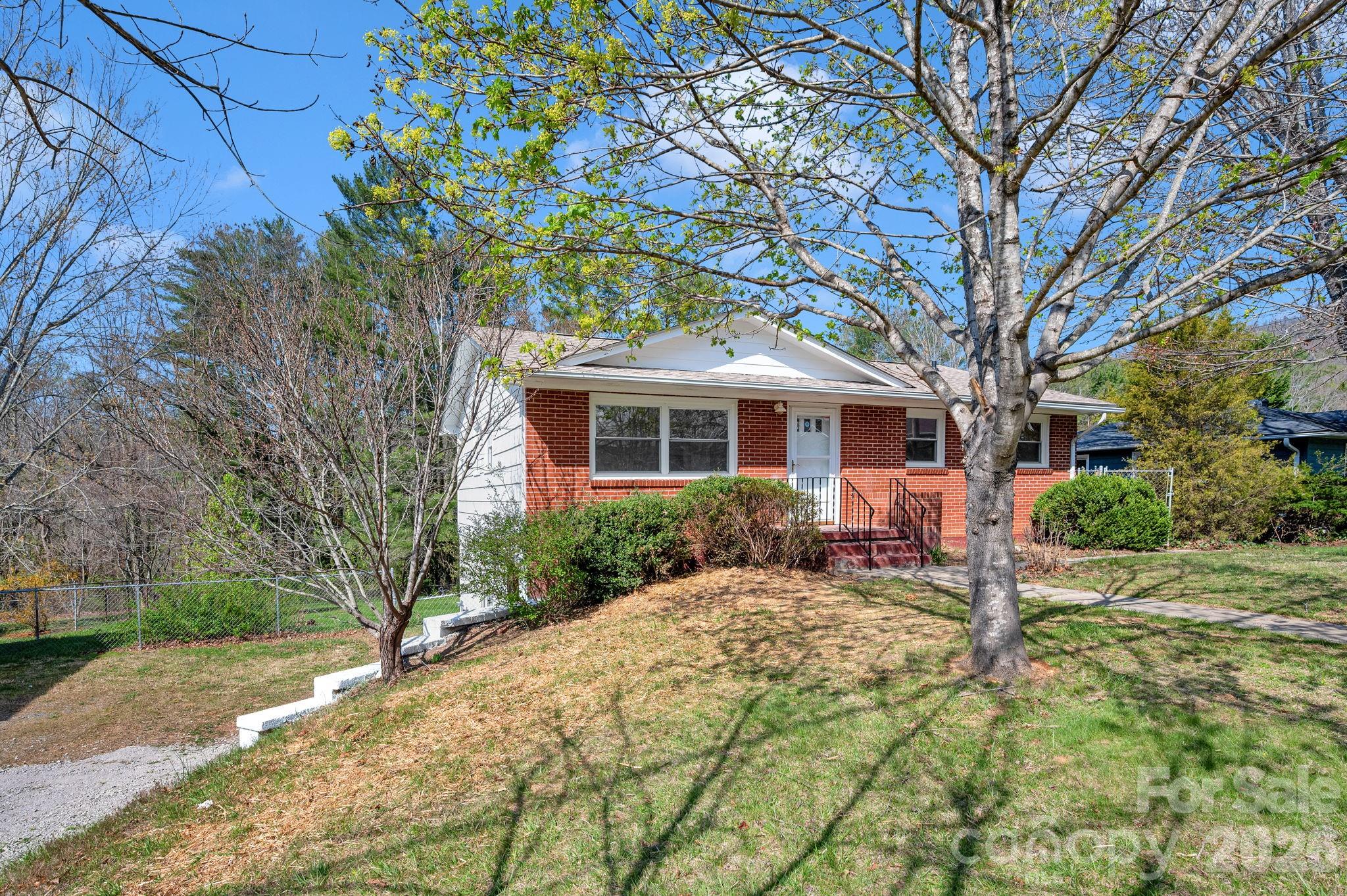 8 N Pershing Road Asheville NC 28805