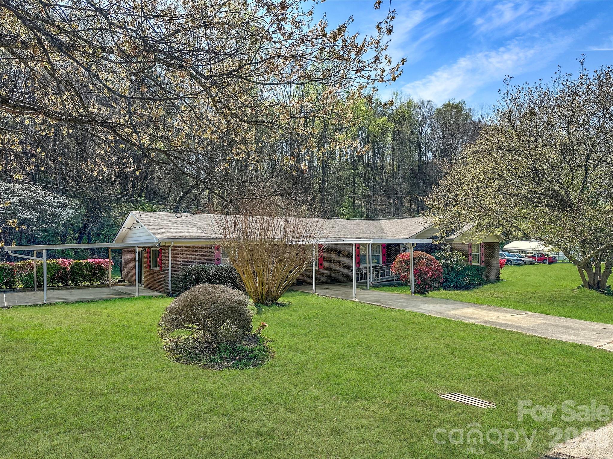 205 Bond Street Marion NC 28752