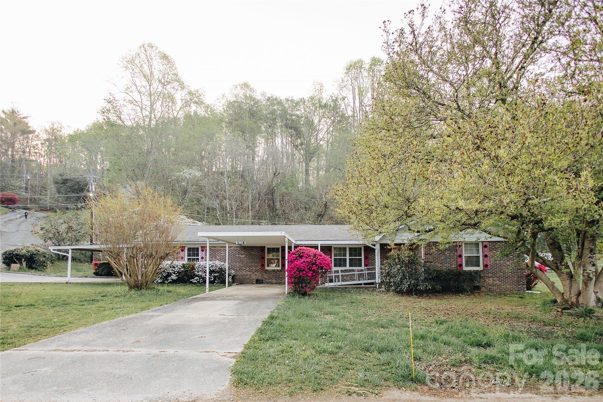 205 Bond Street Marion NC 28752