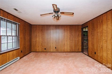205 Bond Street Marion NC 28752