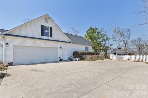 378 Collinsville Road Columbus NC 28722