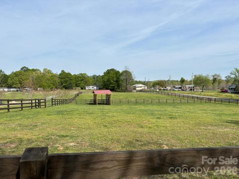 378 Collinsville Road Columbus NC 28722