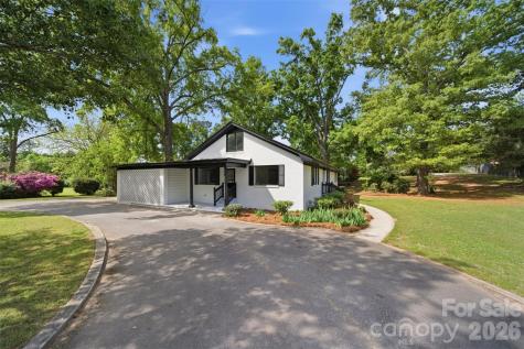 907 Amelia Street Newberry SC 29108
