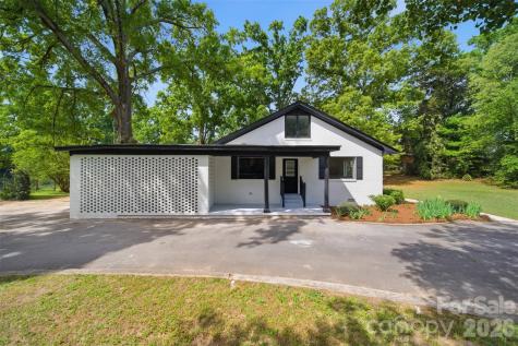 907 Amelia Street Newberry SC 29108