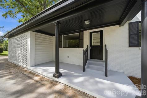 907 Amelia Street Newberry SC 29108