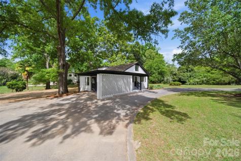 907 Amelia Street Newberry SC 29108