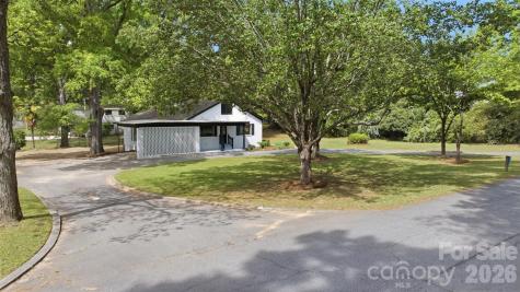907 Amelia Street Newberry SC 29108