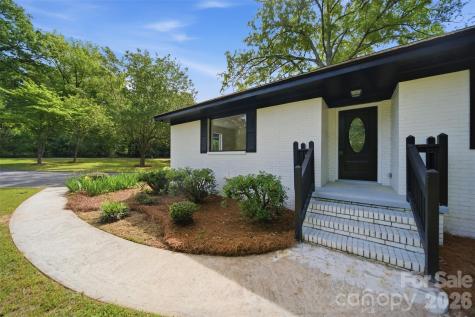 907 Amelia Street Newberry SC 29108