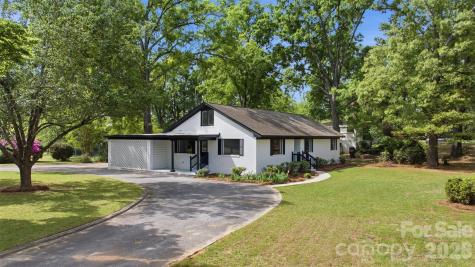 907 Amelia Street Newberry SC 29108