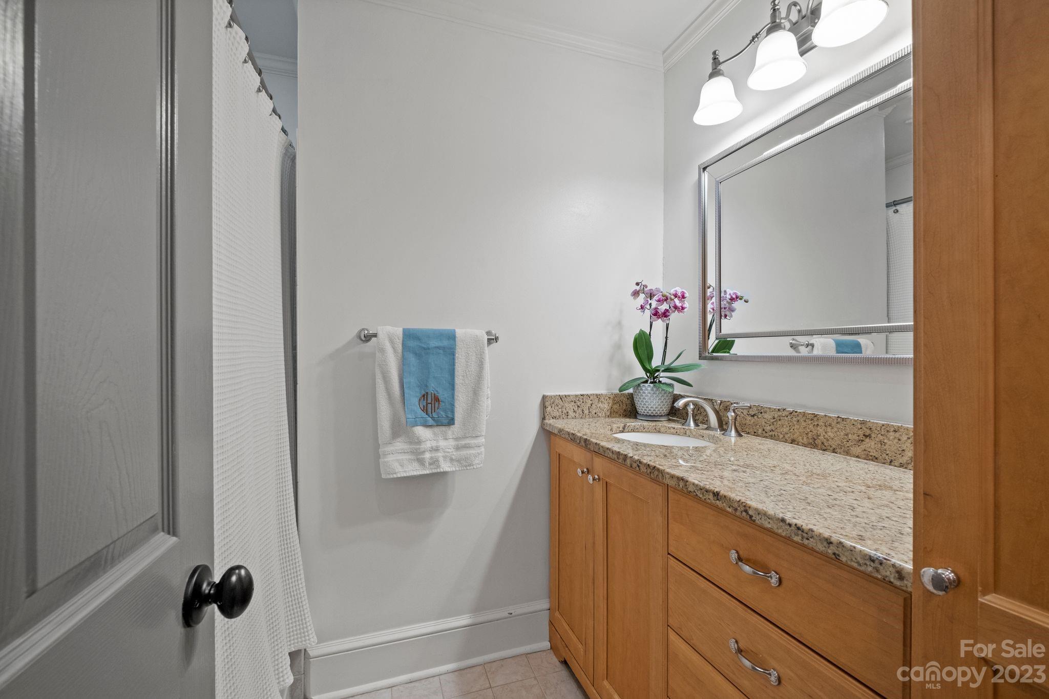 5318 Robinhood Road Charlotte NC 28211