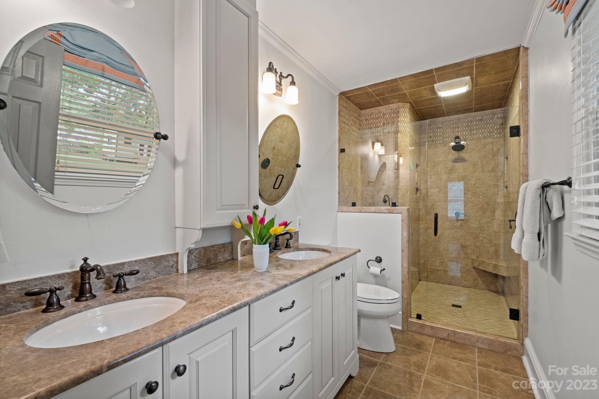 5318 Robinhood Road Charlotte NC 28211