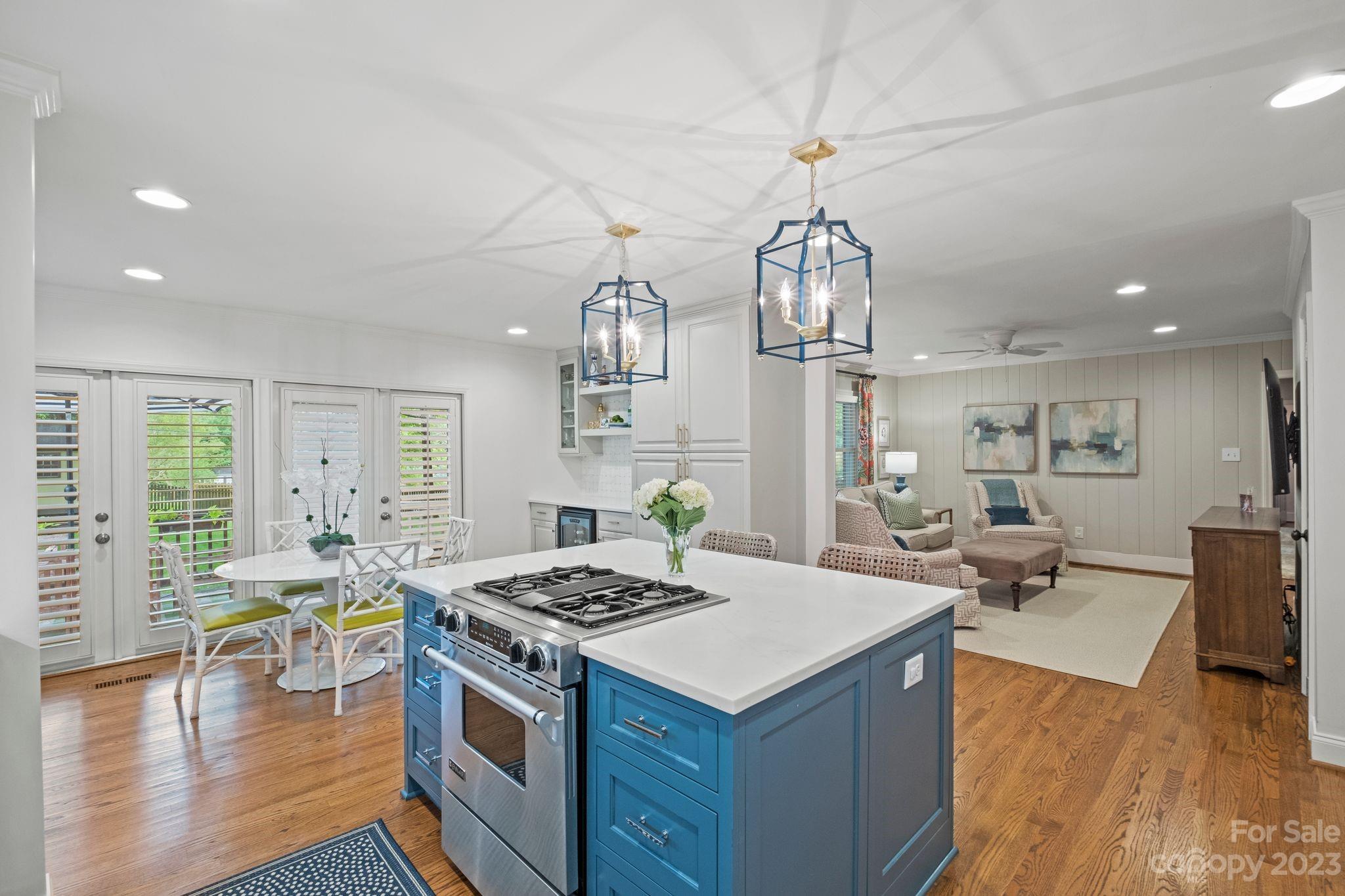 5318 Robinhood Road Charlotte NC 28211