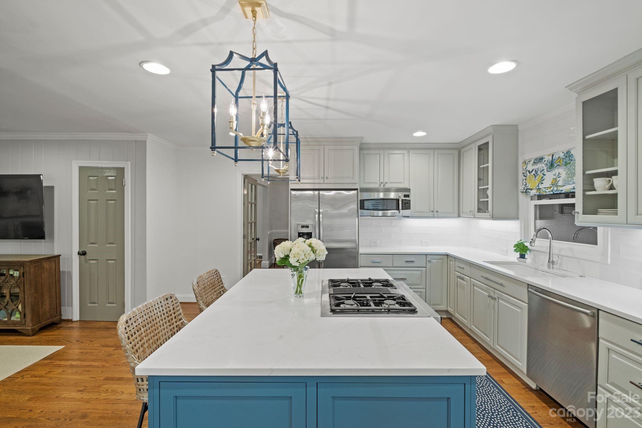 5318 Robinhood Road Charlotte NC 28211
