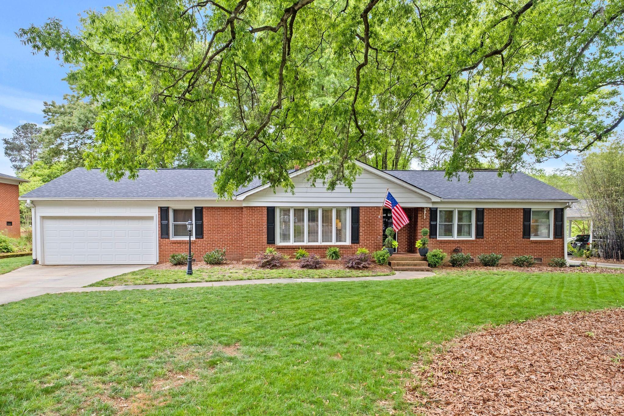 5318 Robinhood Road Charlotte NC 28211