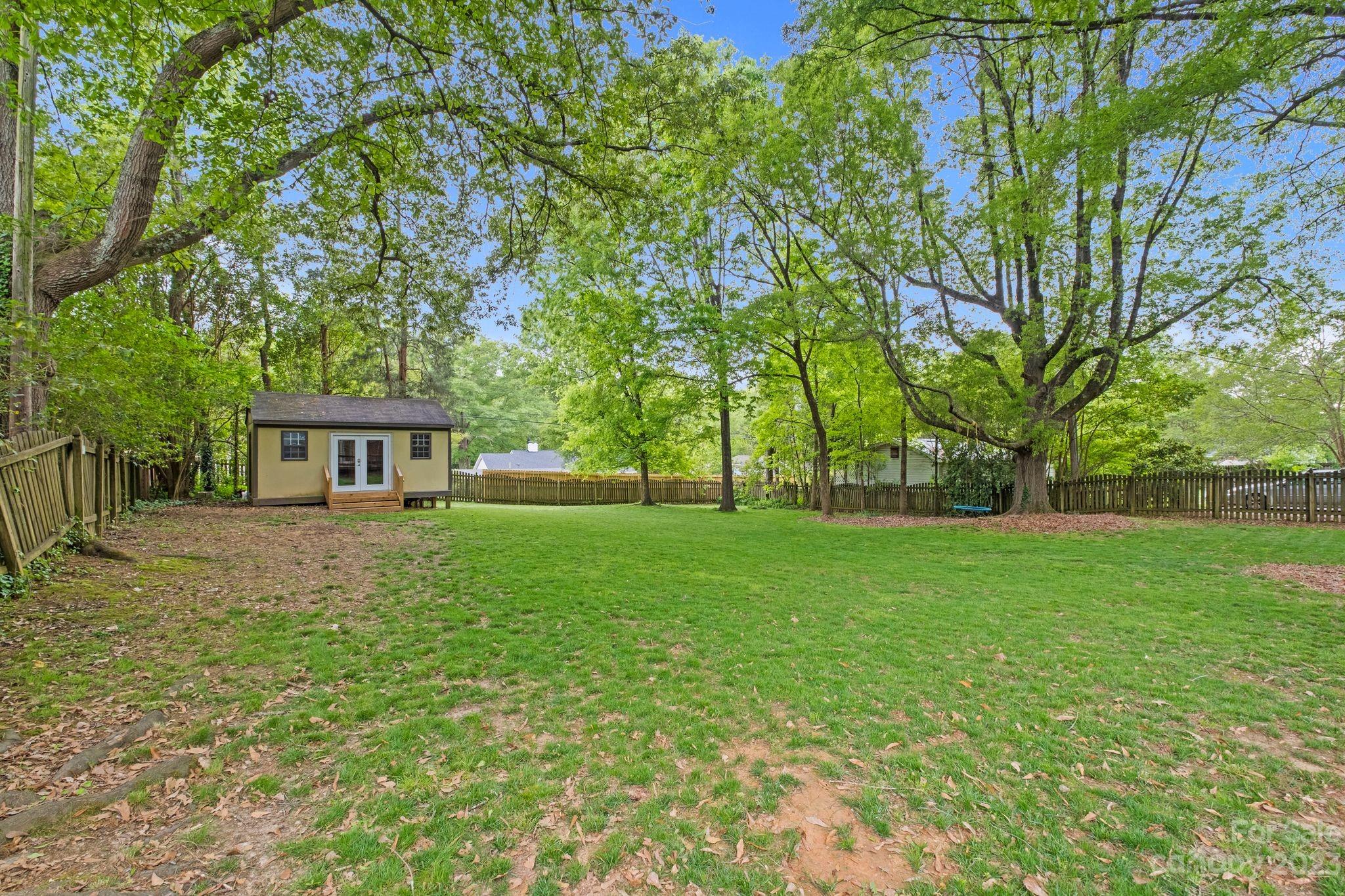 5318 Robinhood Road Charlotte NC 28211