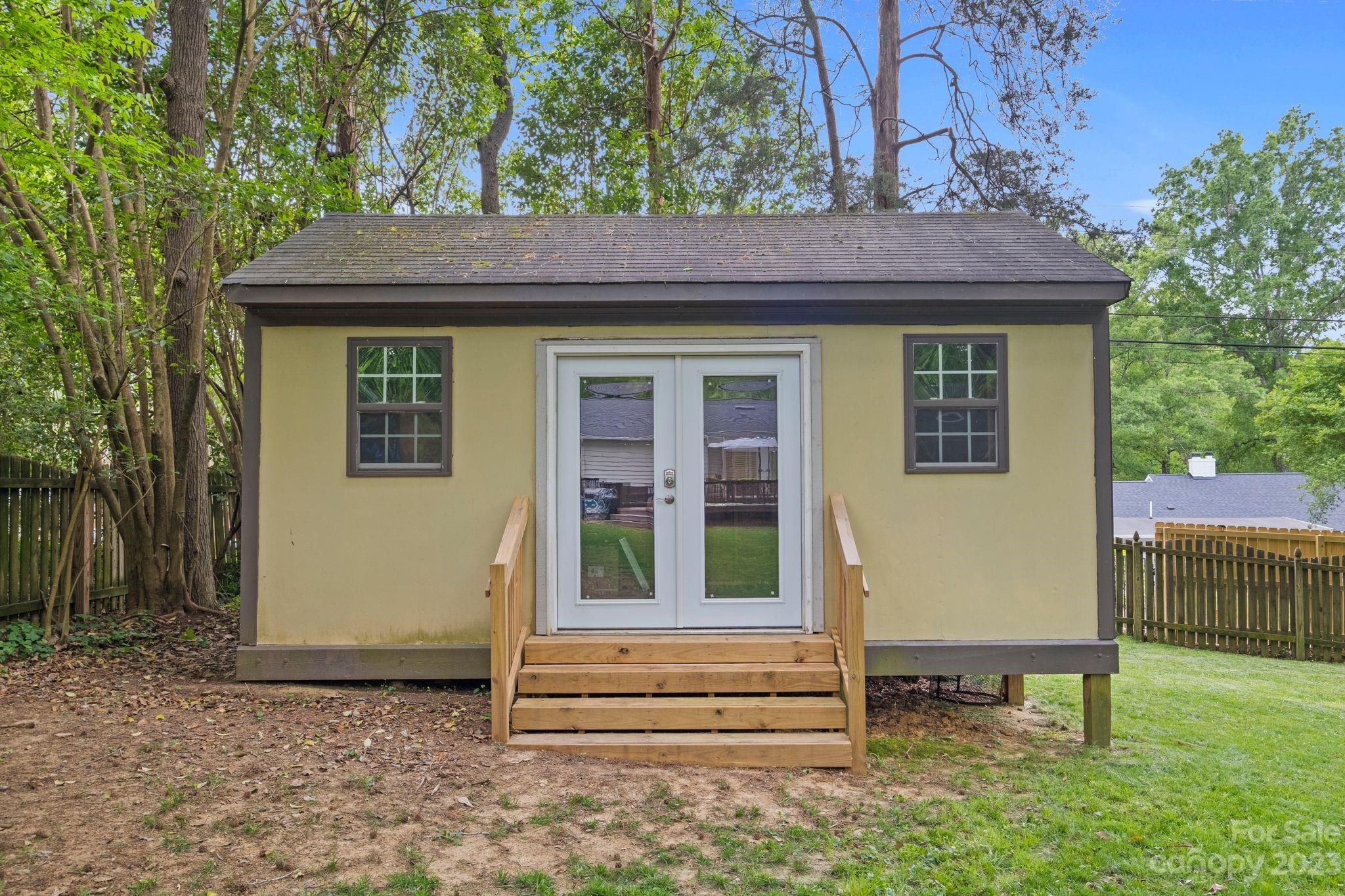 5318 Robinhood Road Charlotte NC 28211