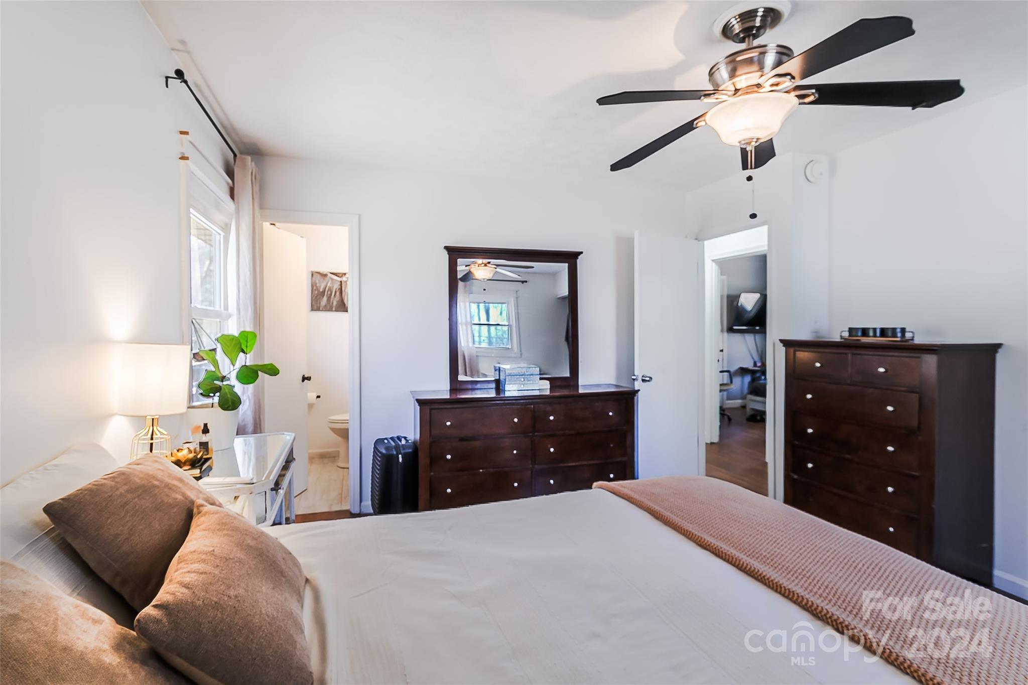 24 Lancelot Lane Asheville NC 28806