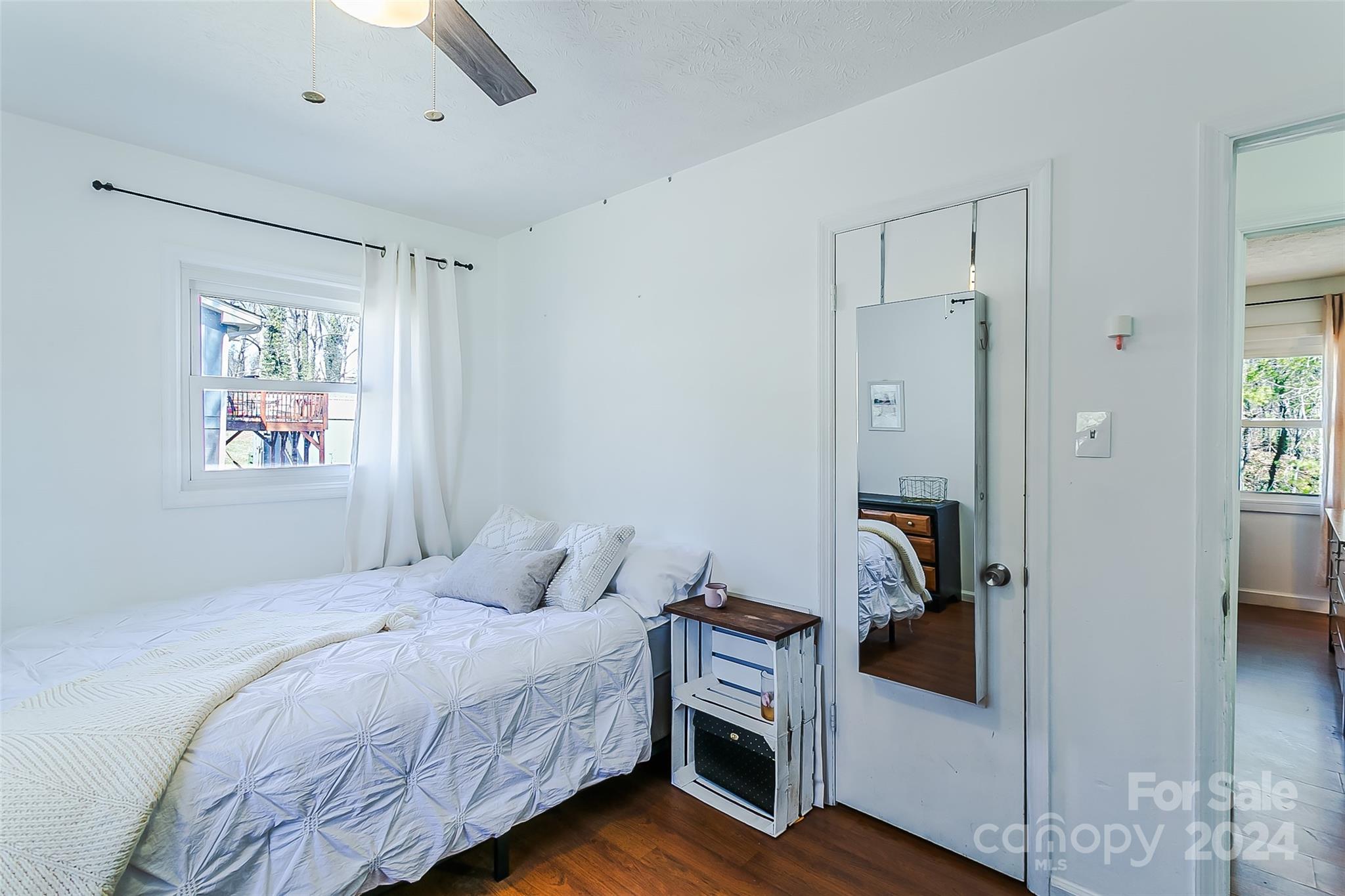 24 Lancelot Lane Asheville NC 28806