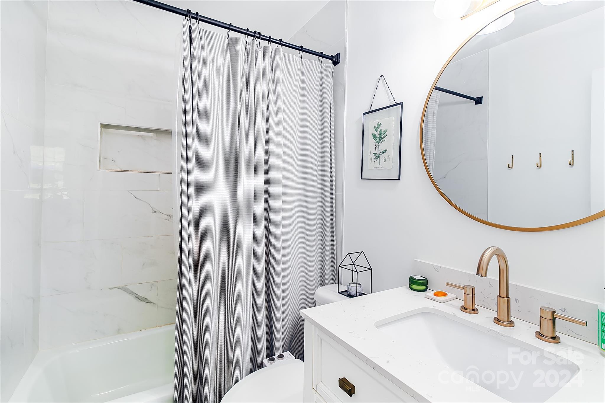 24 Lancelot Lane Asheville NC 28806