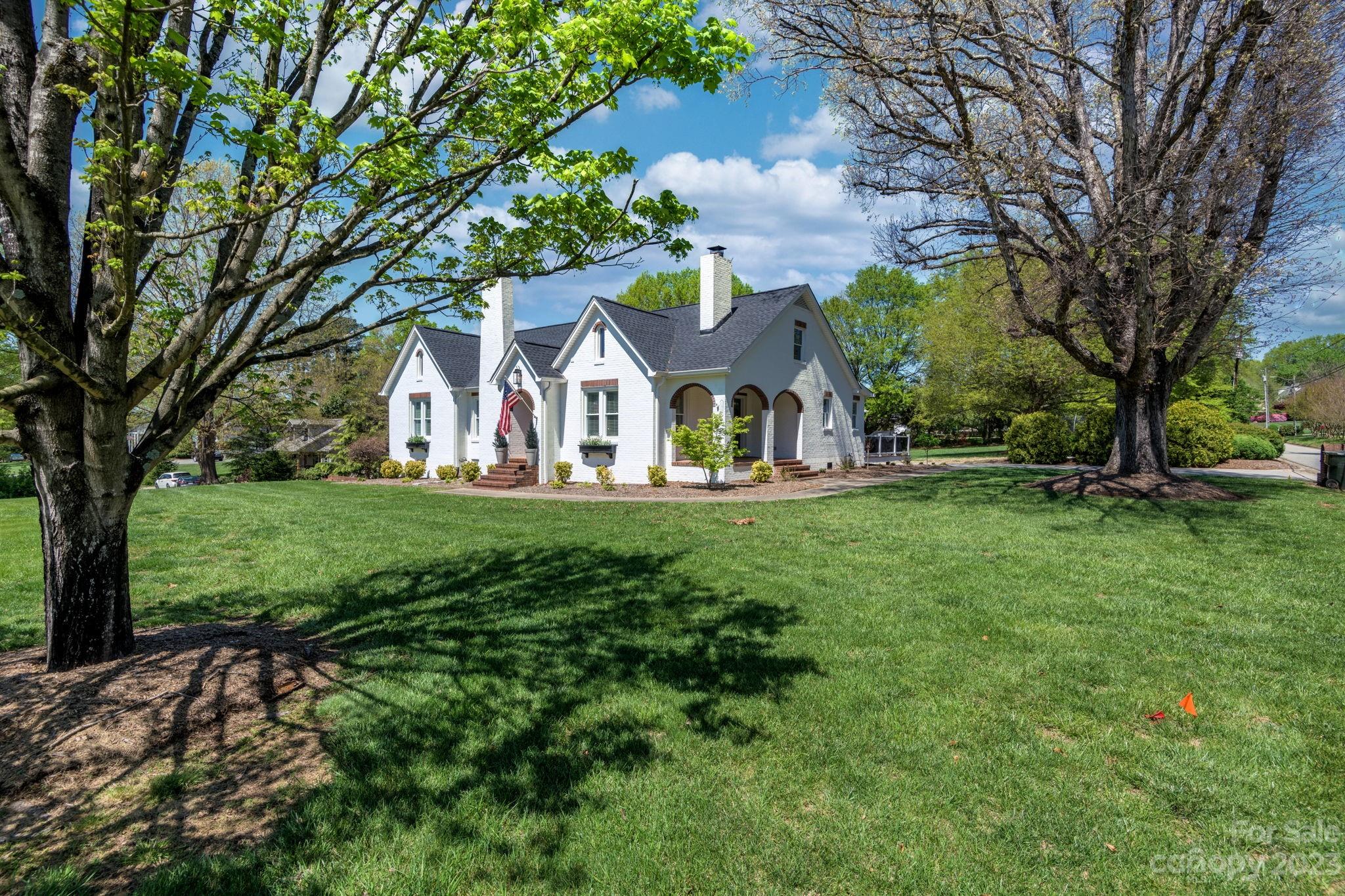 1006 12th Avenue NW Hickory NC 28601